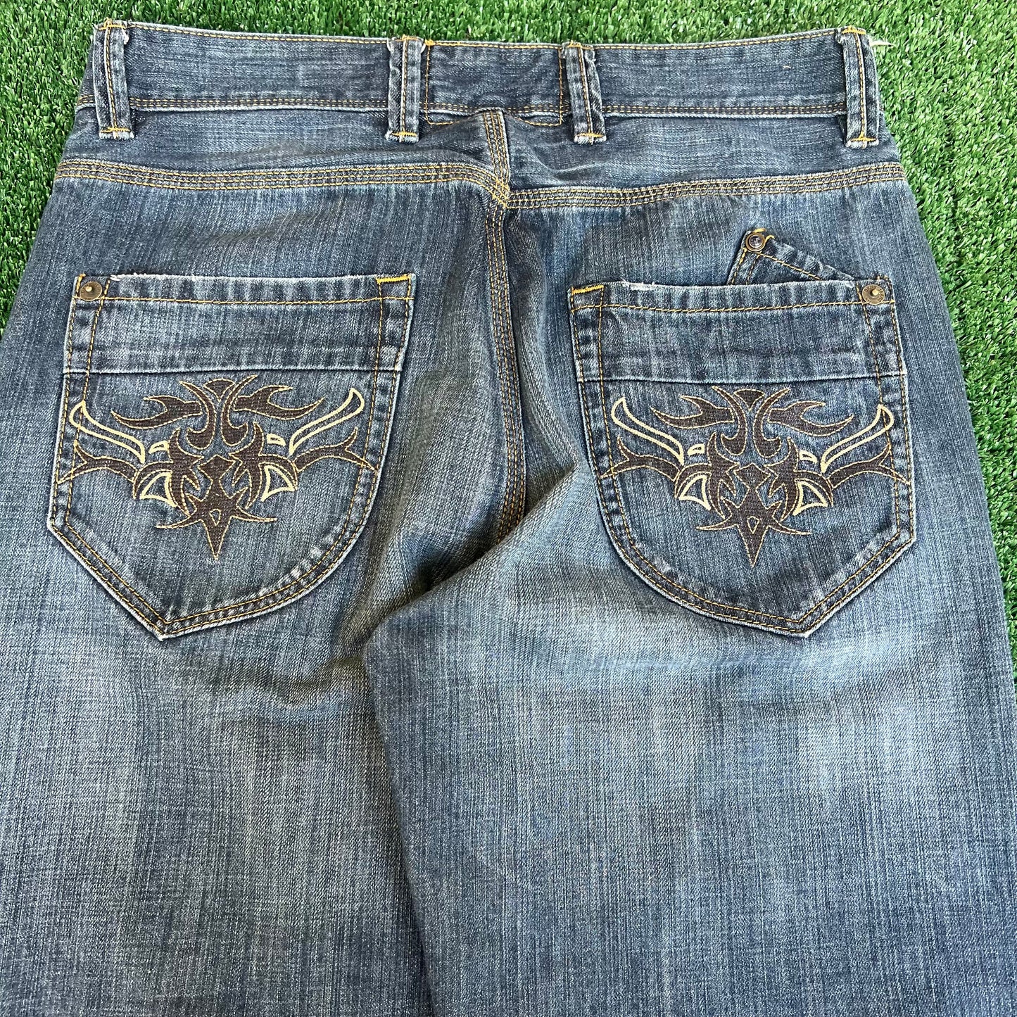 Vintage Y2K Men's DKNY SOHO Relaxed Straight Tribal Embroider Blue Jeans 34x29"