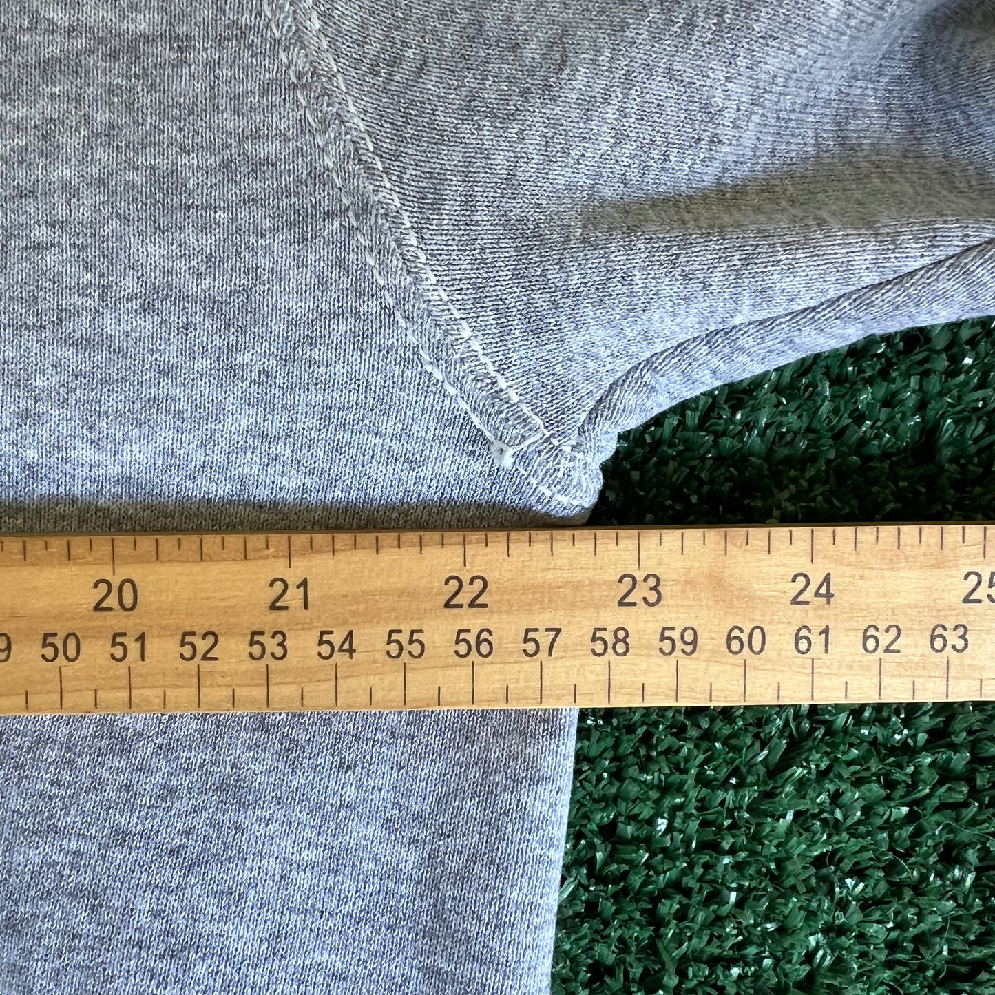 90s Pro Player NFL Green Bay Packers Gray Spellout Sweatshirt - Large