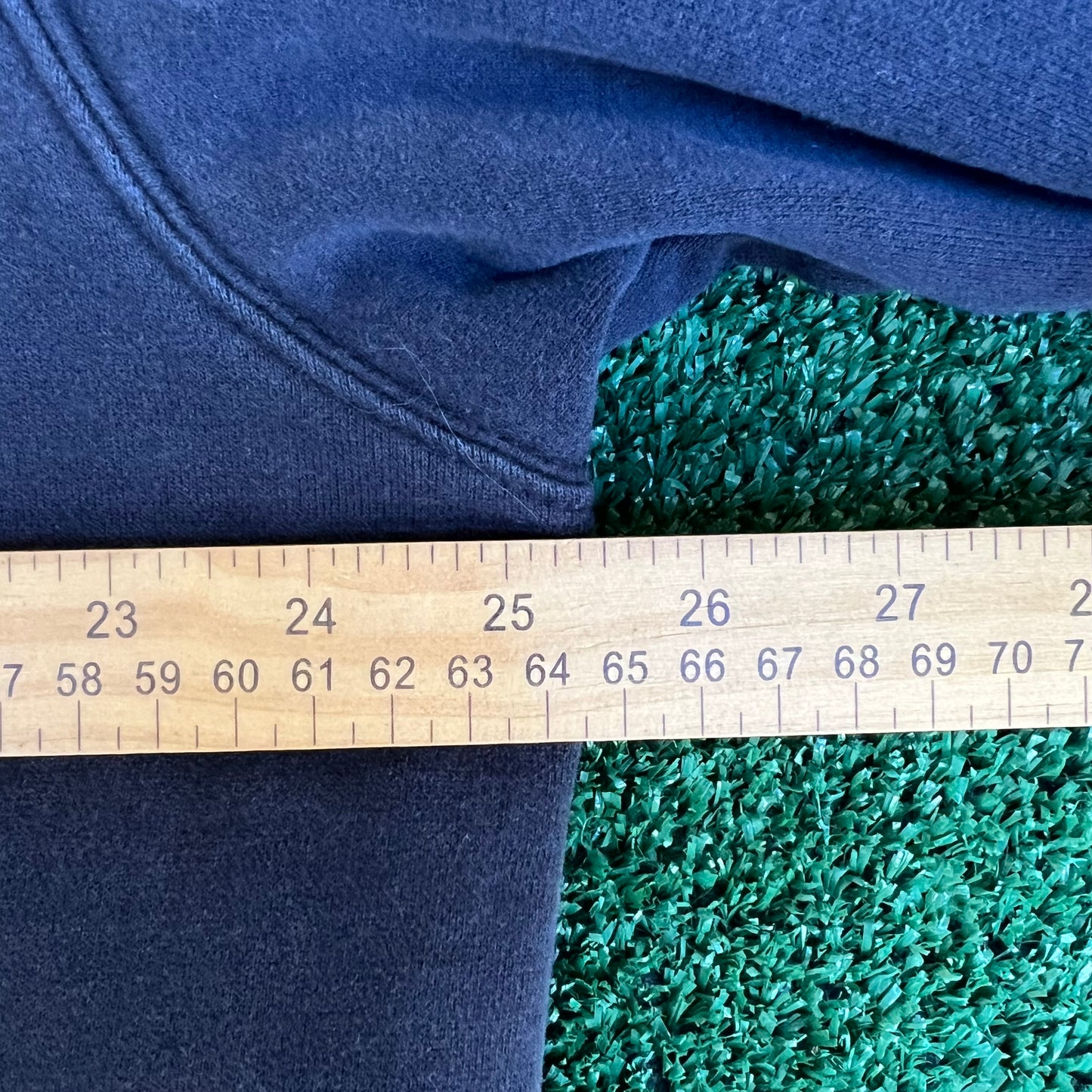 Vintage Y2K Men's Guide Series Heavyweight Fade Black Sherpa Lined Hoodie - Large