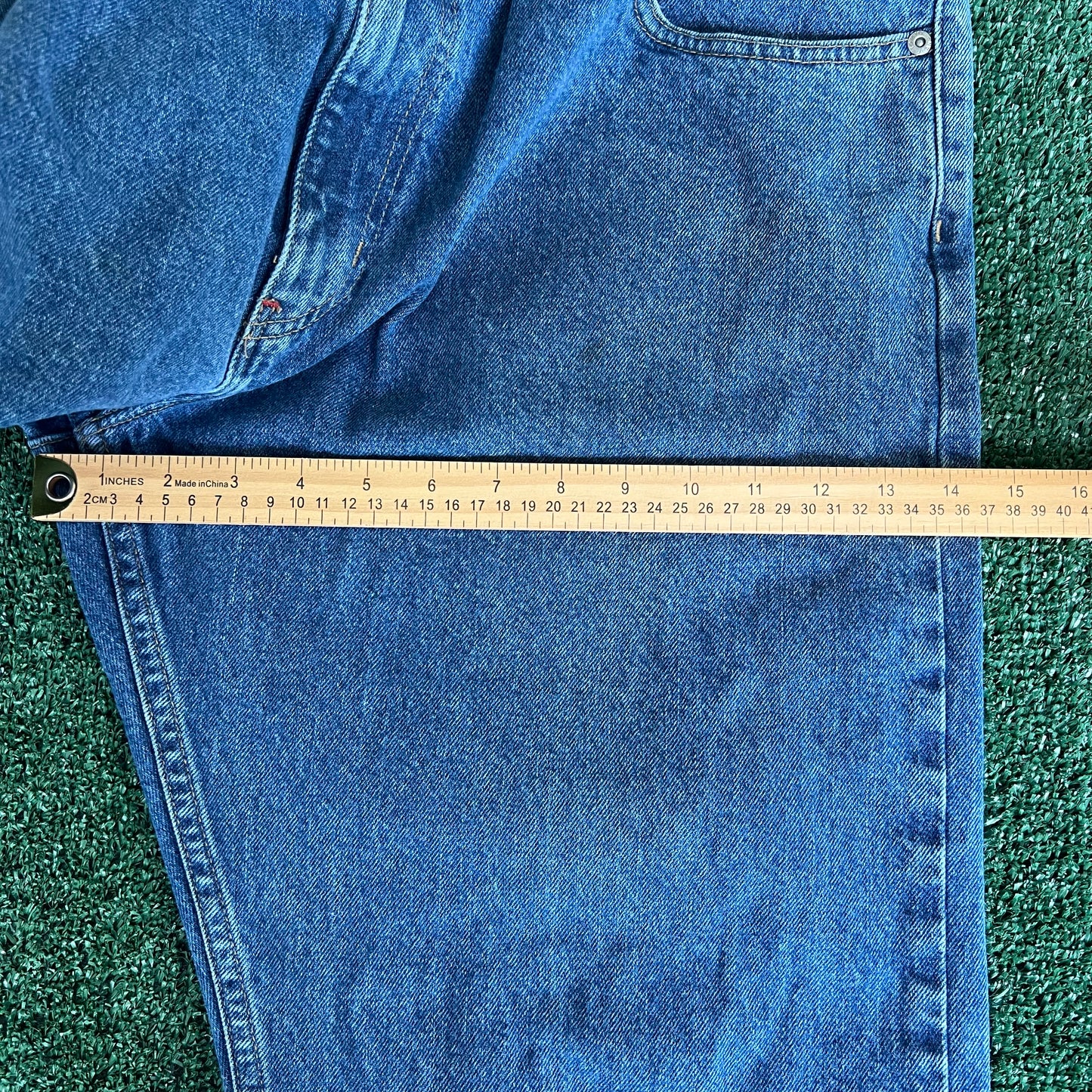 Y2K Tommy Hilfiger Baggy Straight Medium Wash Blue Jeans - 39x30.5" 19" Openings