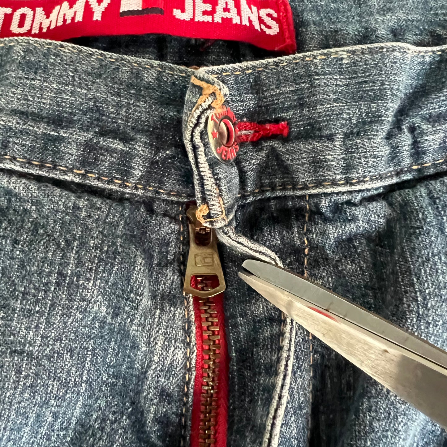 Y2K Tommy Hilfiger Flag Baggy Carpenter Cargo Blue Jean Shorts - 35x12"