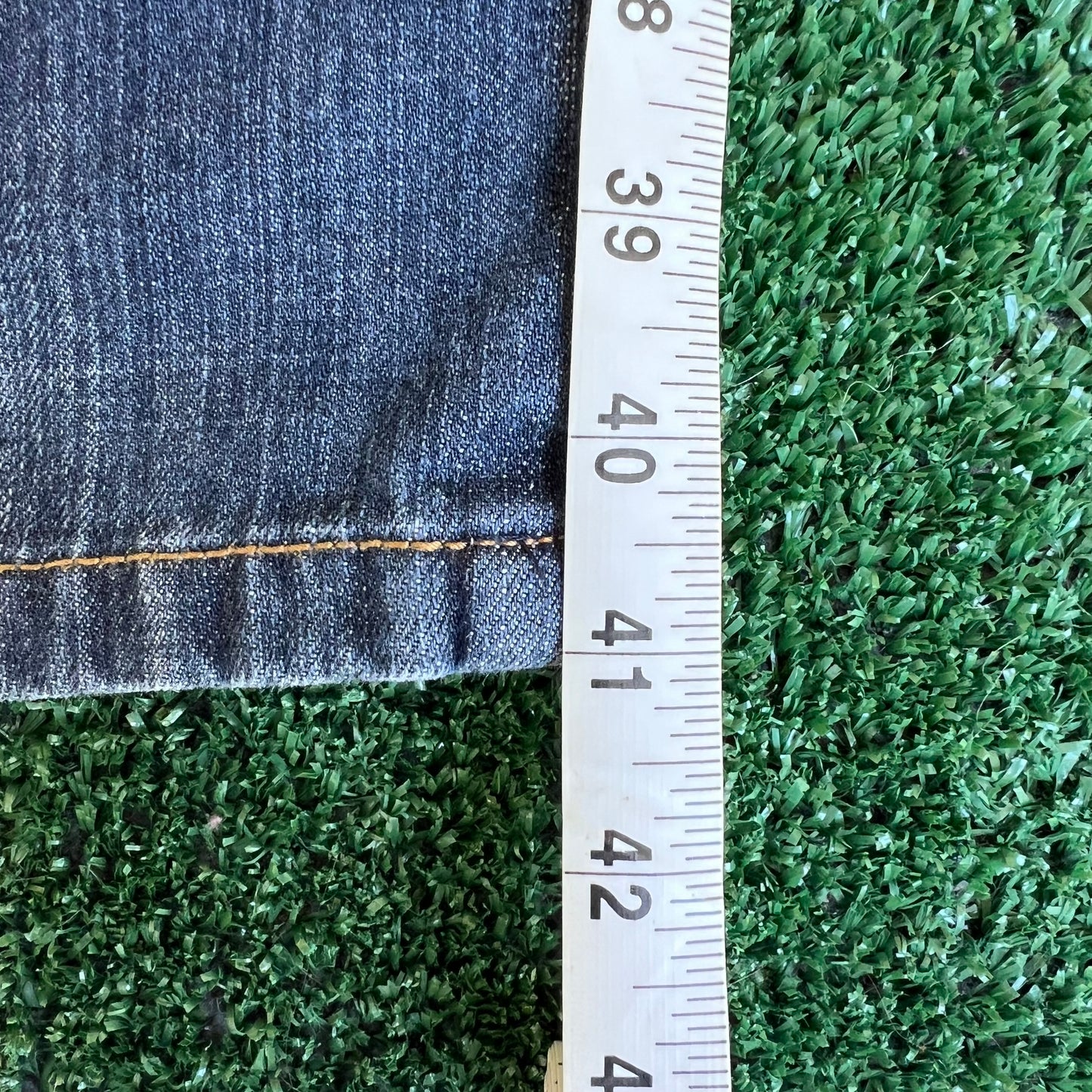 Vintage Y2K Men's DKNY SOHO Relaxed Straight Tribal Embroider Blue Jeans 34x29"