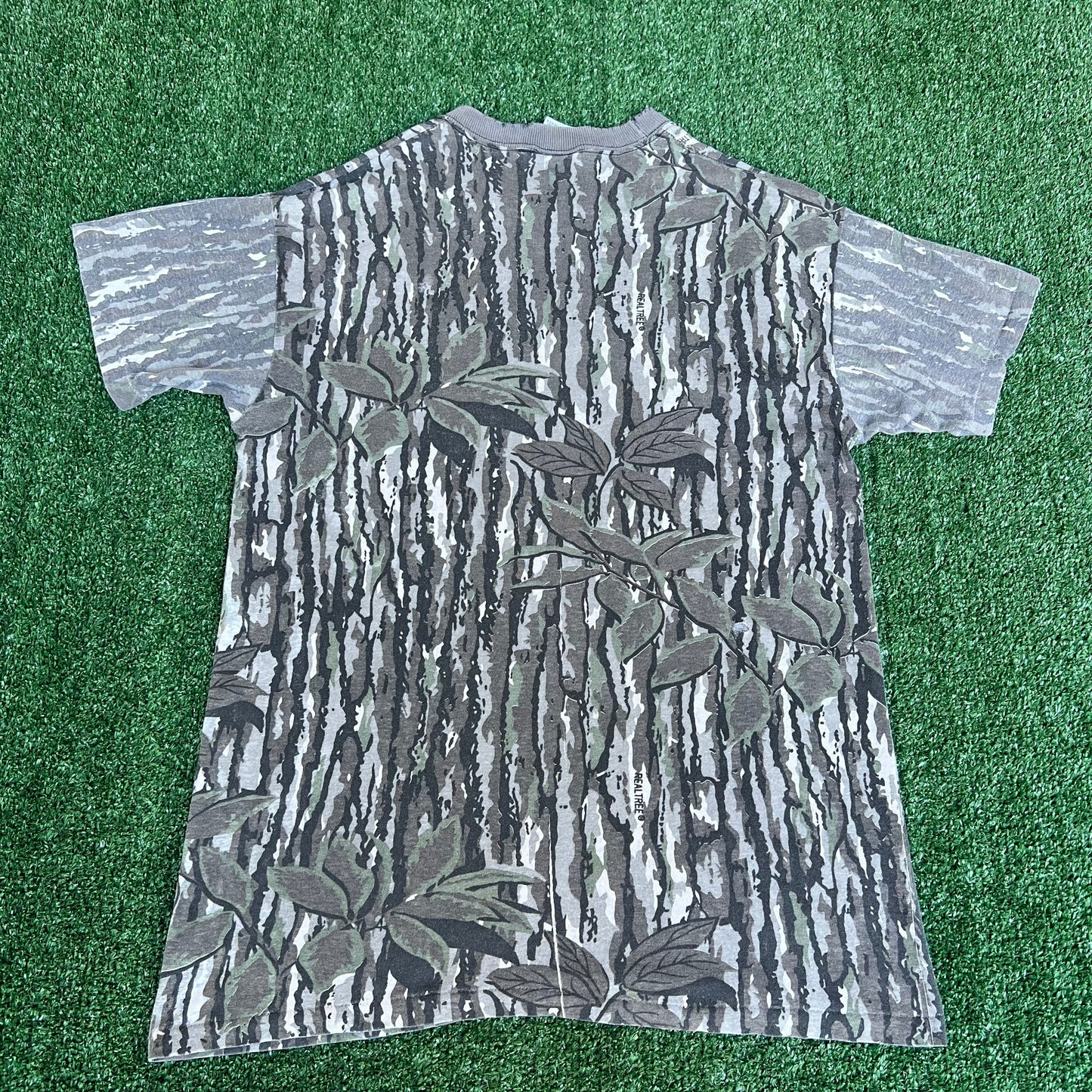Vintage 80s Men's America's Finest Realtree Camouflage Pocket T-Shirt - Large 19x27"
