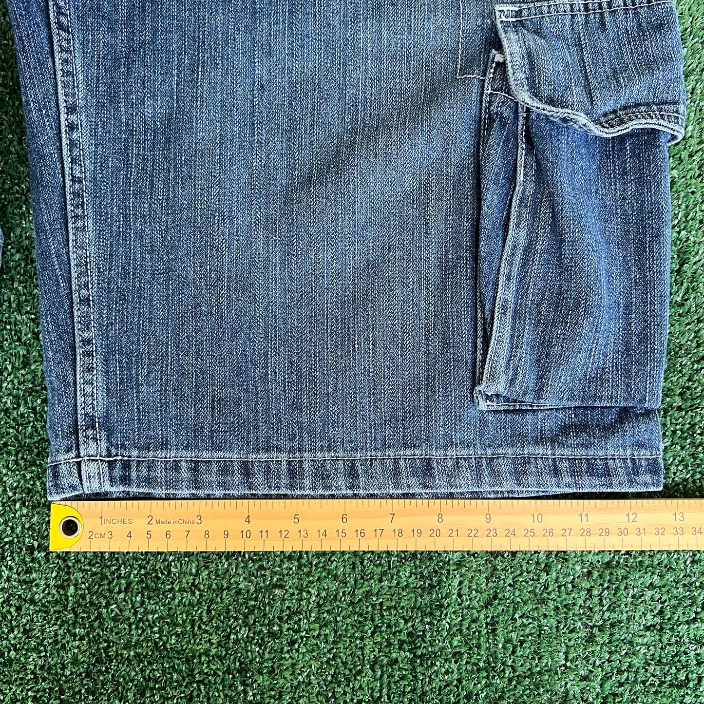 Y2K Bugle Boy Cargo Baggy Medium Wash Blue Jean Shorts - 39x12.5"