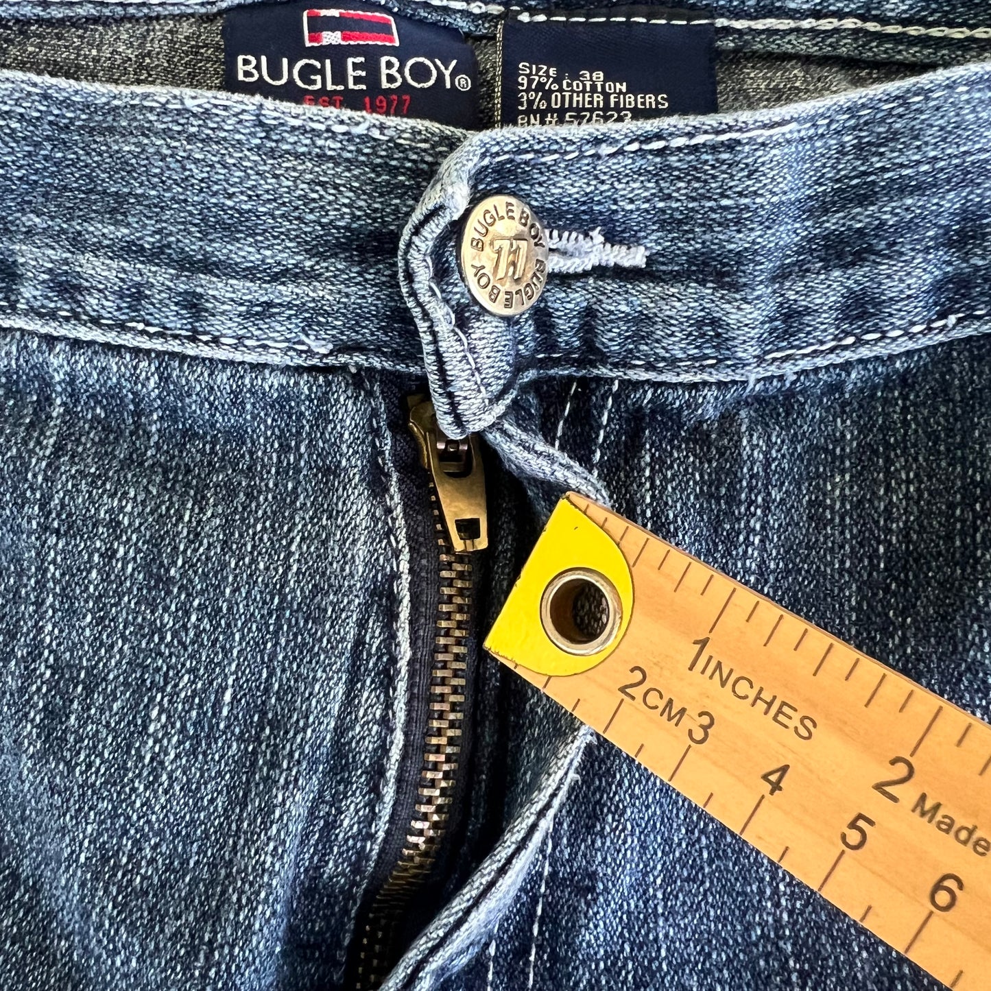 Y2K Bugle Boy Cargo Baggy Medium Wash Blue Jean Shorts - 39x12.5"