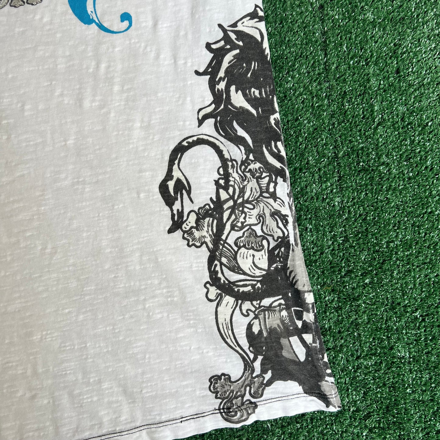 Vintage Y2K Mens David Bitton AOP Tribal Crown White T-Shirt Small Jesse Pinkman