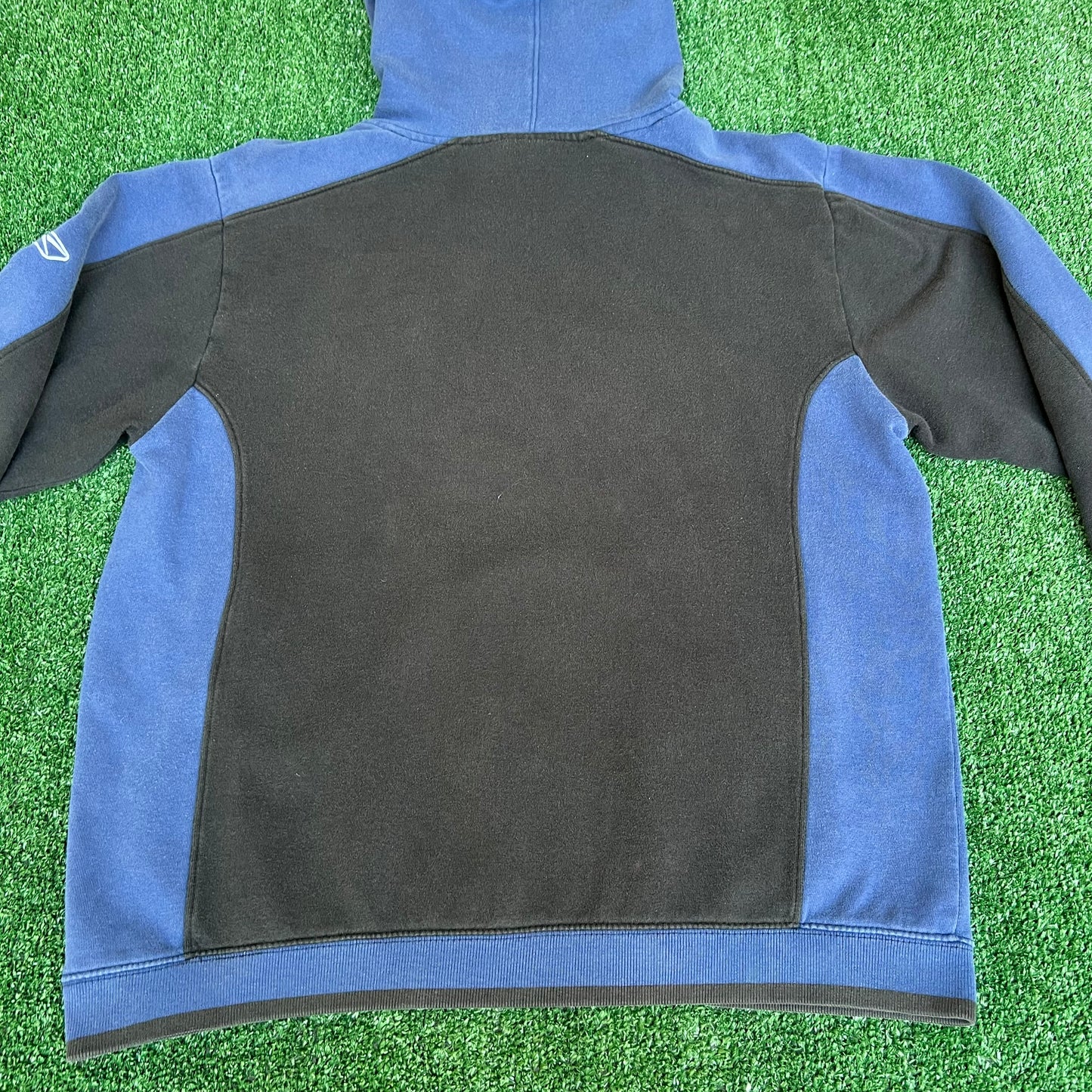 Vintage Y2K Men's Reebok NHL Tampa Bay Lighting Faded Black Blue Hoodie - Medium