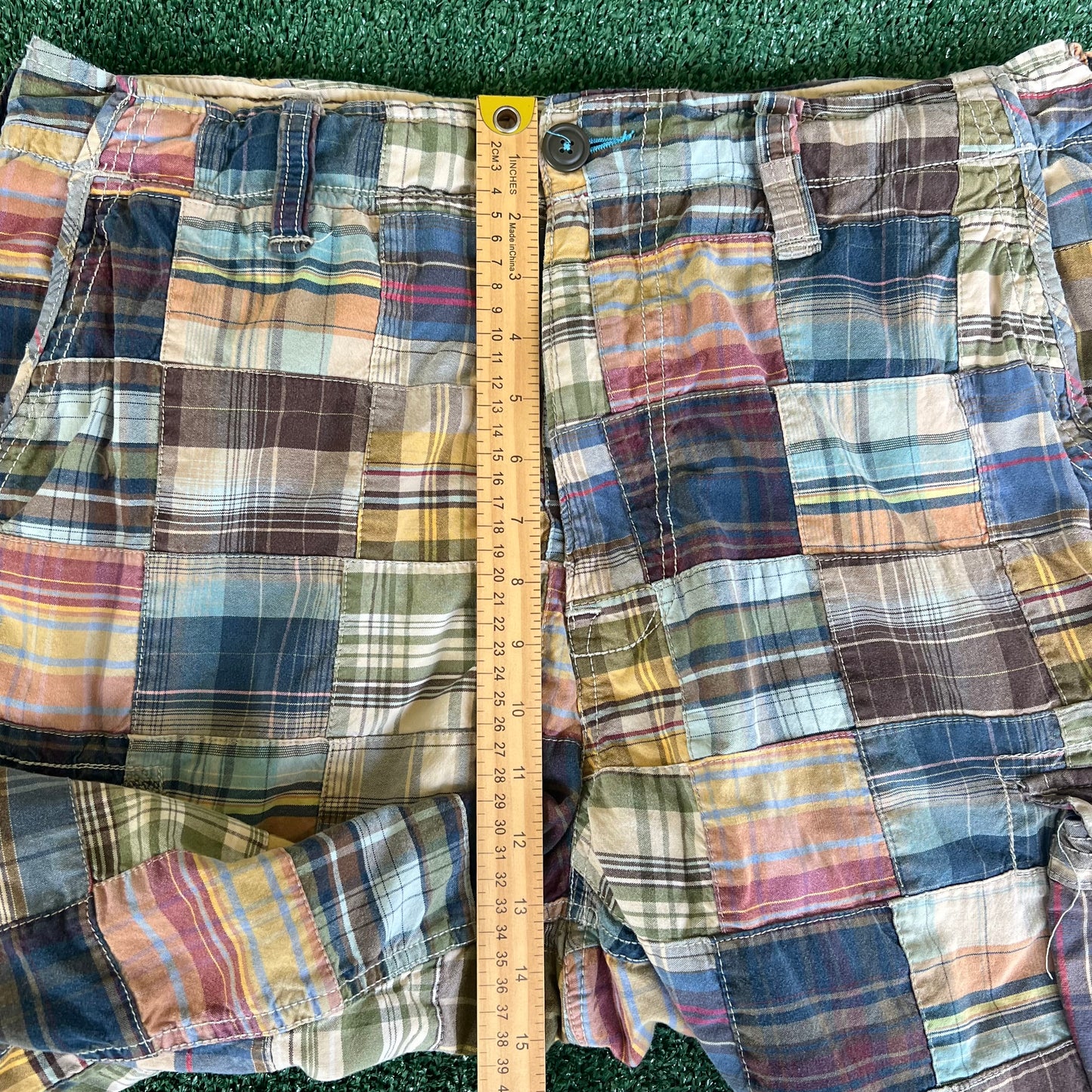 Y2K American Eagle Plaid Patchwork Baggy Cargo Shorts - 36x12"