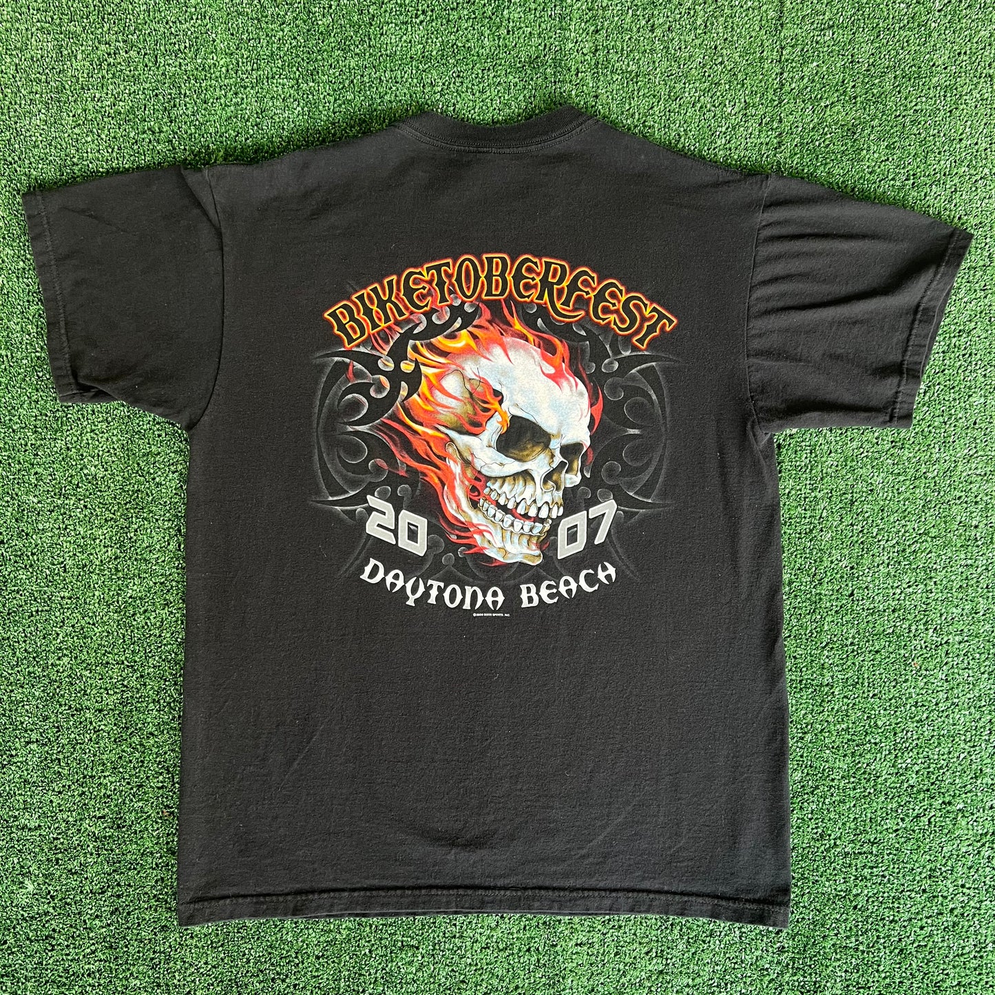 2007 Biketoberfest Tribal Flaming Skull Faded Black T-Shirt - Large