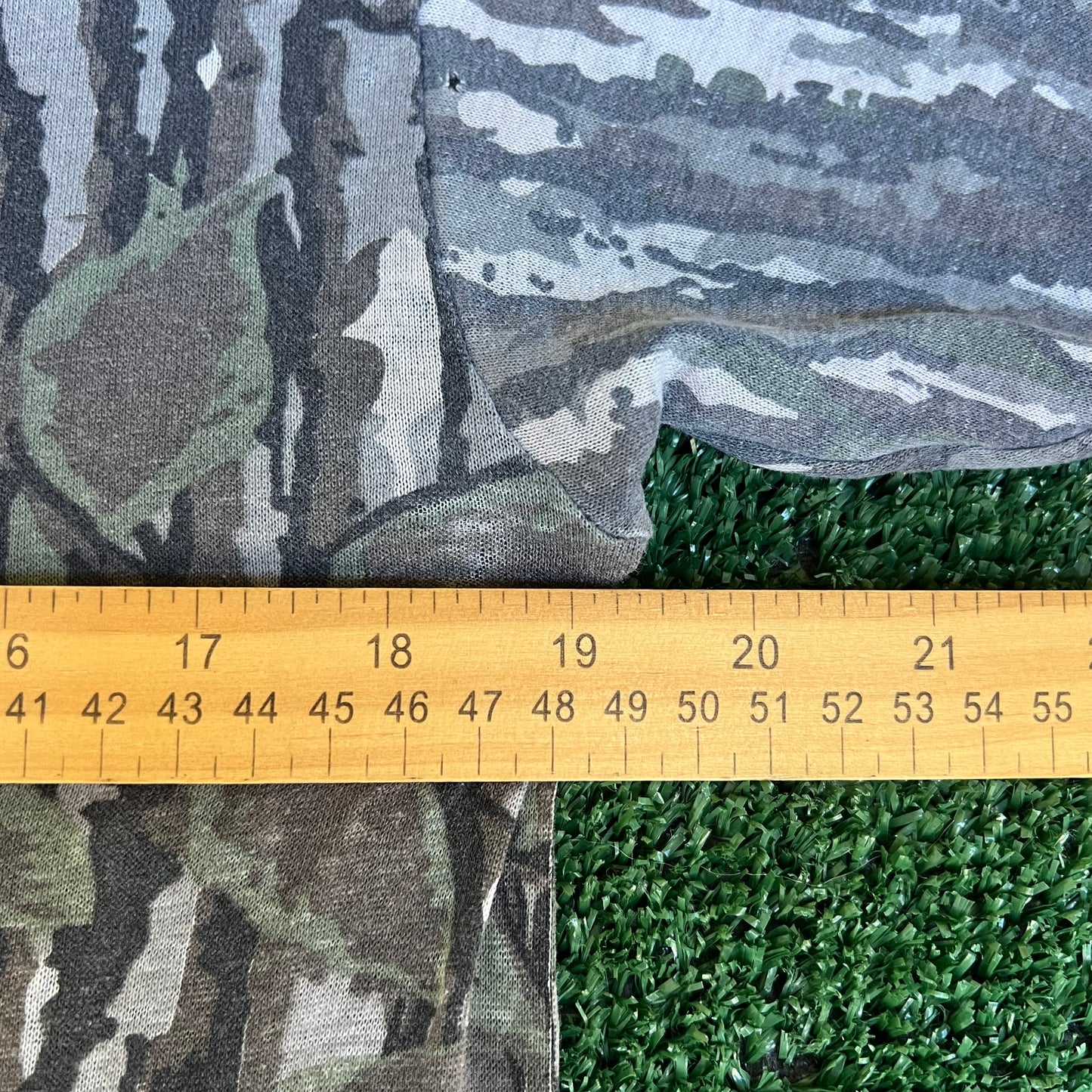 Vintage 80s Men's America's Finest Realtree Camouflage Pocket T-Shirt - Large 19x27"