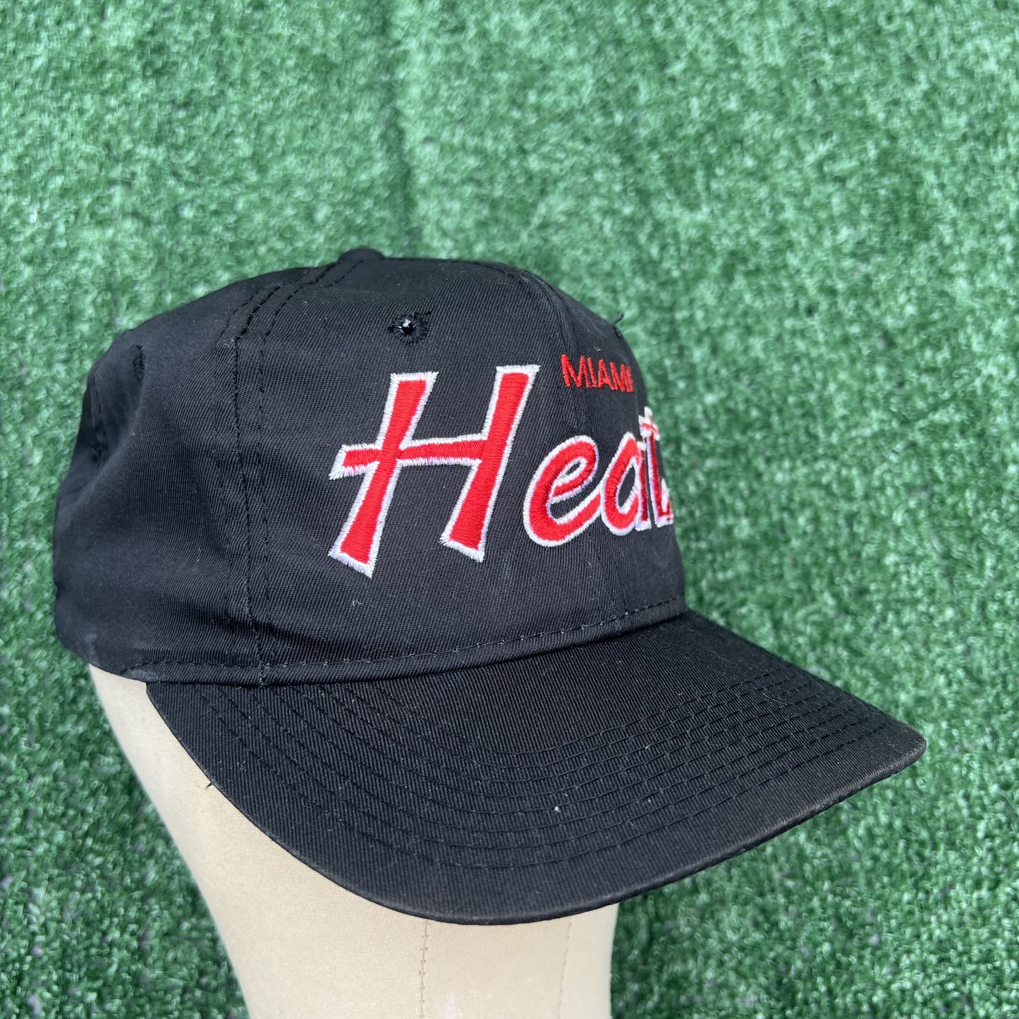 VTG 90s NBA Miami Heat Sports Specialties Red Script Black Twill Snapback Hat