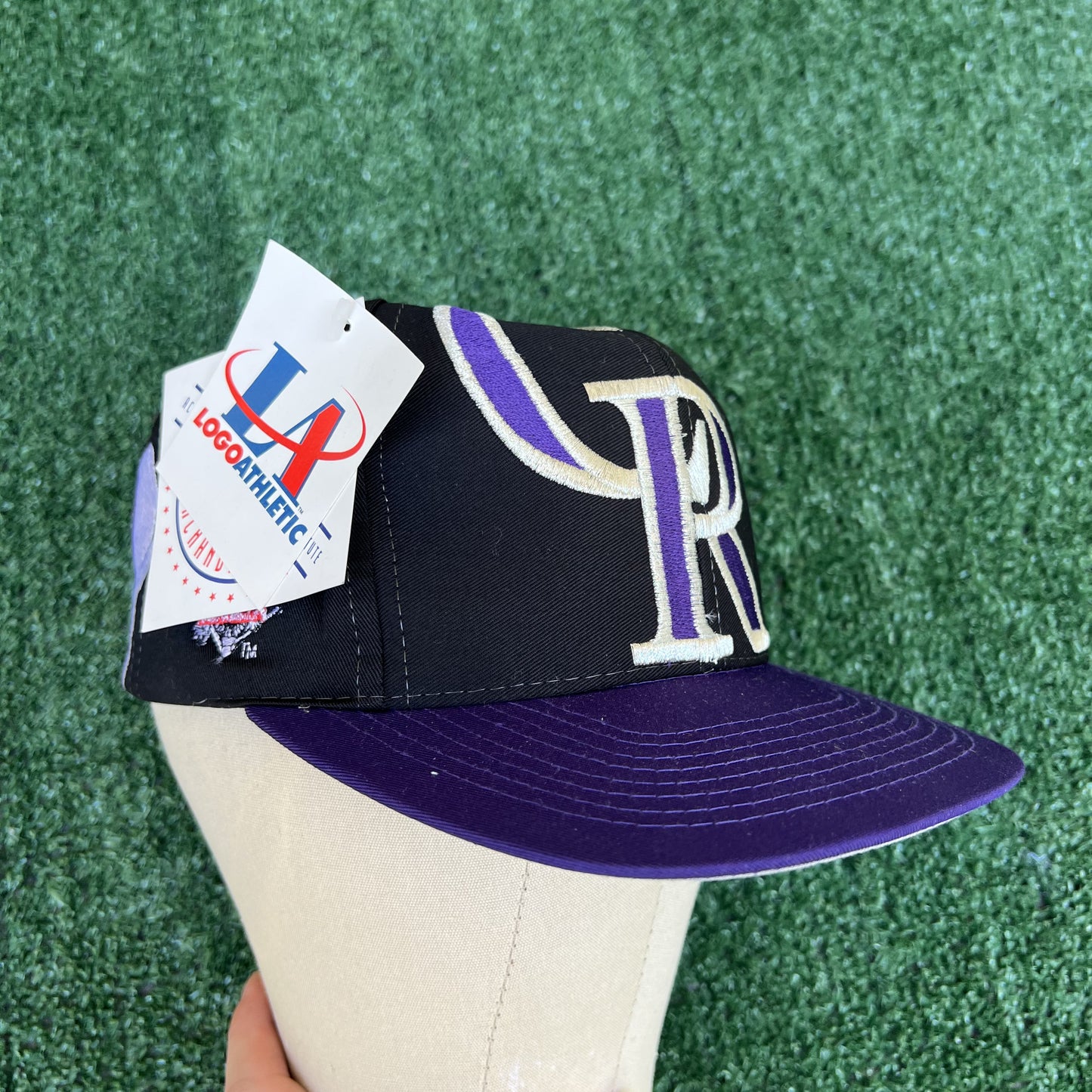 NWT VTG Logo Athletic Colorado Rockies Snapback Hat – Black Blockhead Logo, Gray Underbrim