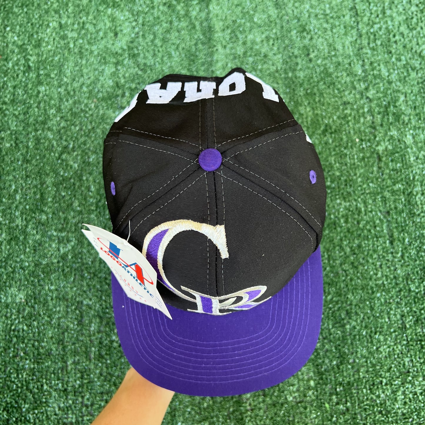 NWT VTG Logo Athletic Colorado Rockies Snapback Hat – Black Blockhead Logo, Gray Underbrim