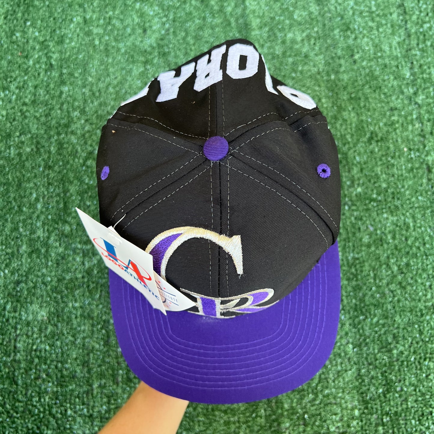 NWT VTG Logo Athletic Colorado Rockies Snapback Hat – Black Blockhead Logo, Gray Underbrim