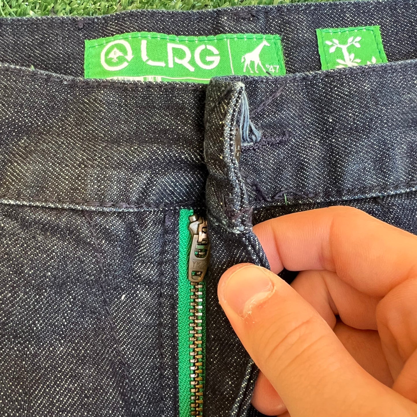 Vintage Y2K Men's LRG Indigo Blue Embroidered Jeans Relaxed Baggy Straight 38x32