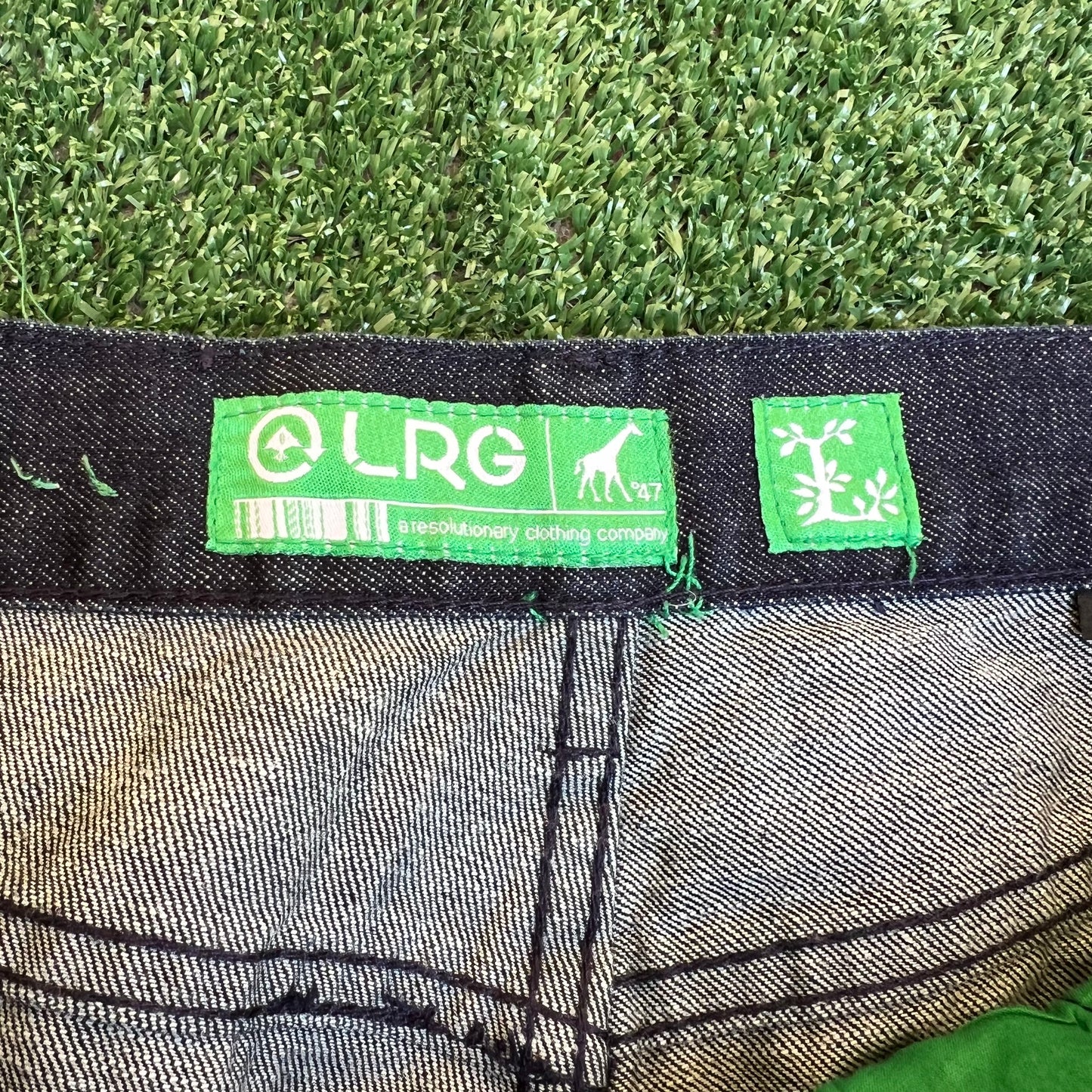 Vintage Y2K Men's LRG Indigo Blue Embroidered Jeans Relaxed Baggy Straight 38x32