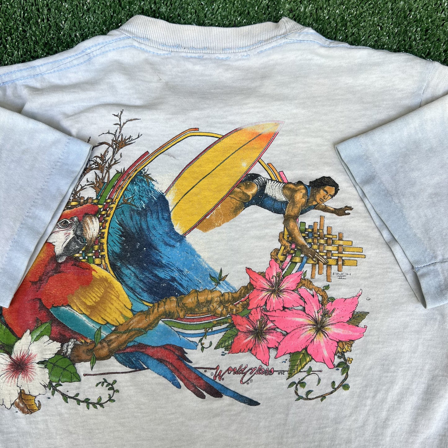 VTG 80s Women's World Class Inc Surf Parrot Blue White T-Shirt Small Crop 15x23"